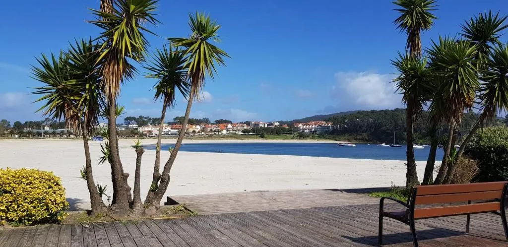 Vista del centro de Portonovo, Sanxenxo